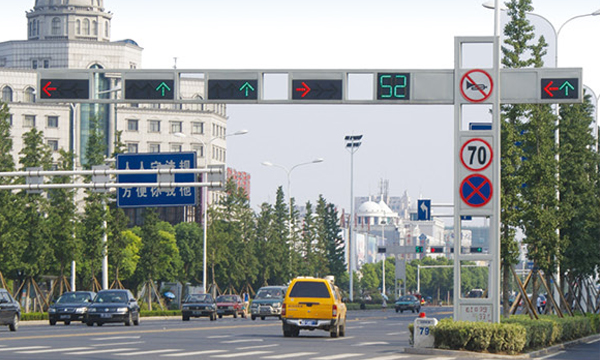 交通標志桿和道路標志牌的安裝形式介紹