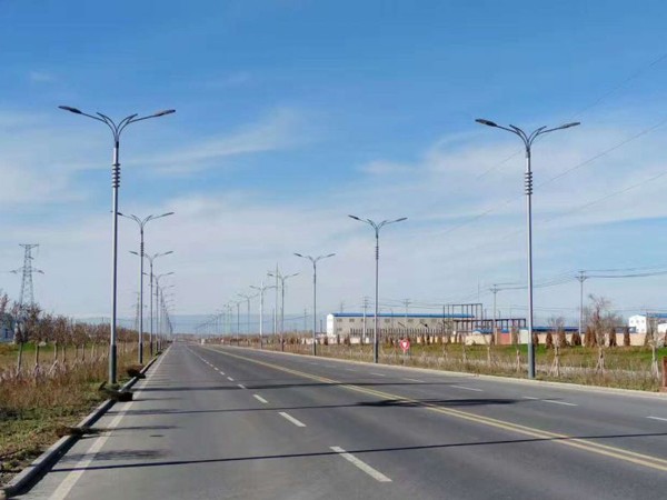 市電雙臂路燈